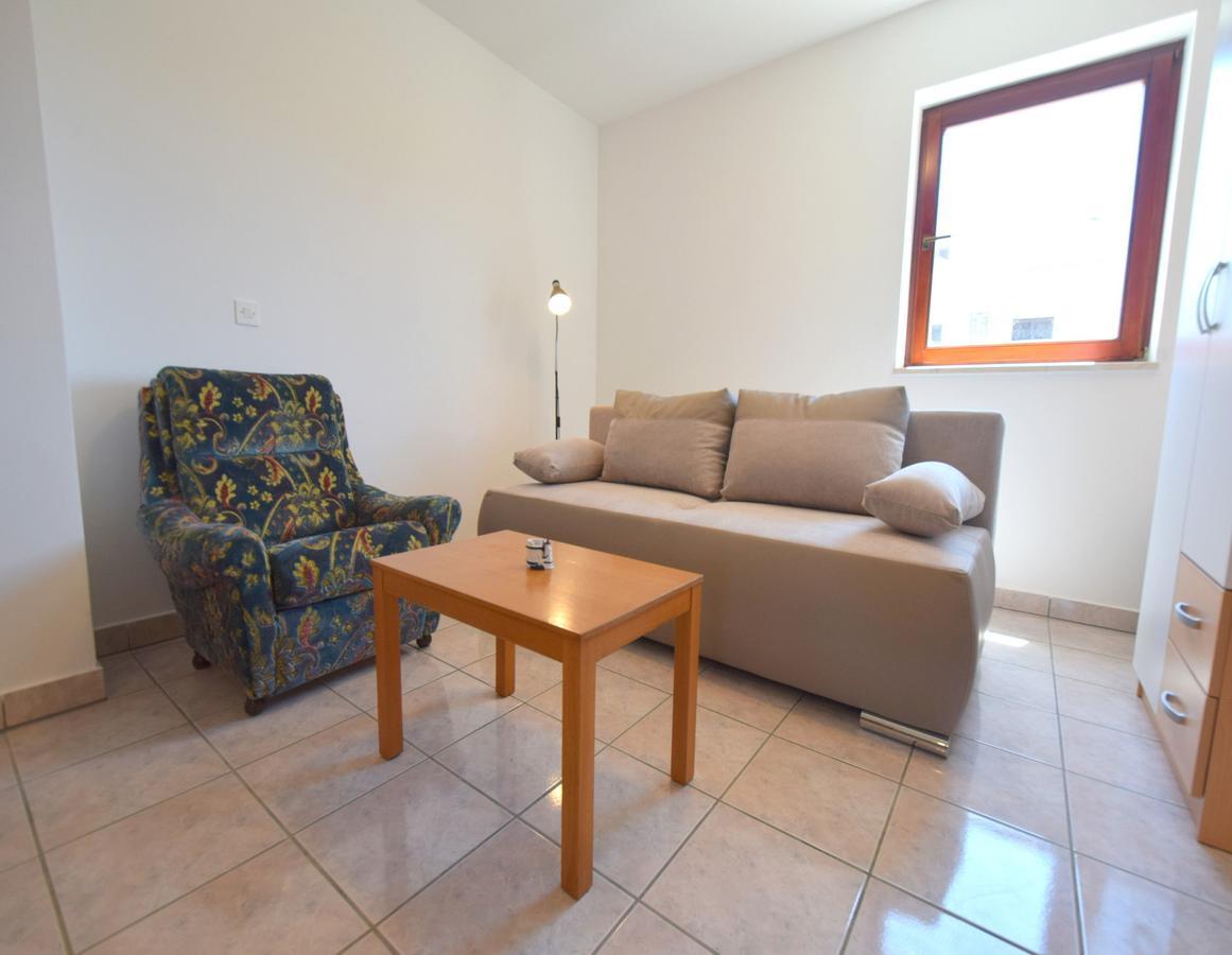 Apartment Ozren Малинска Экстерьер фото